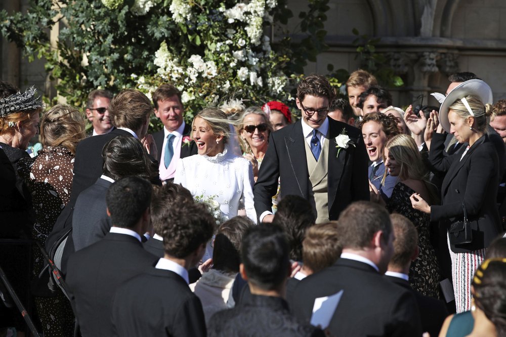 Ellie Goulding weds art dealer boyfriend in lavish ceremony 1